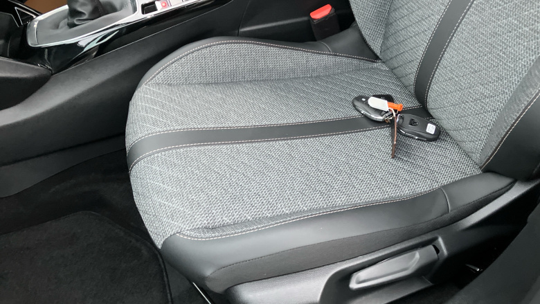 Peugeot 2008 1.2 PureTech Allure 5dr Petrol Estate